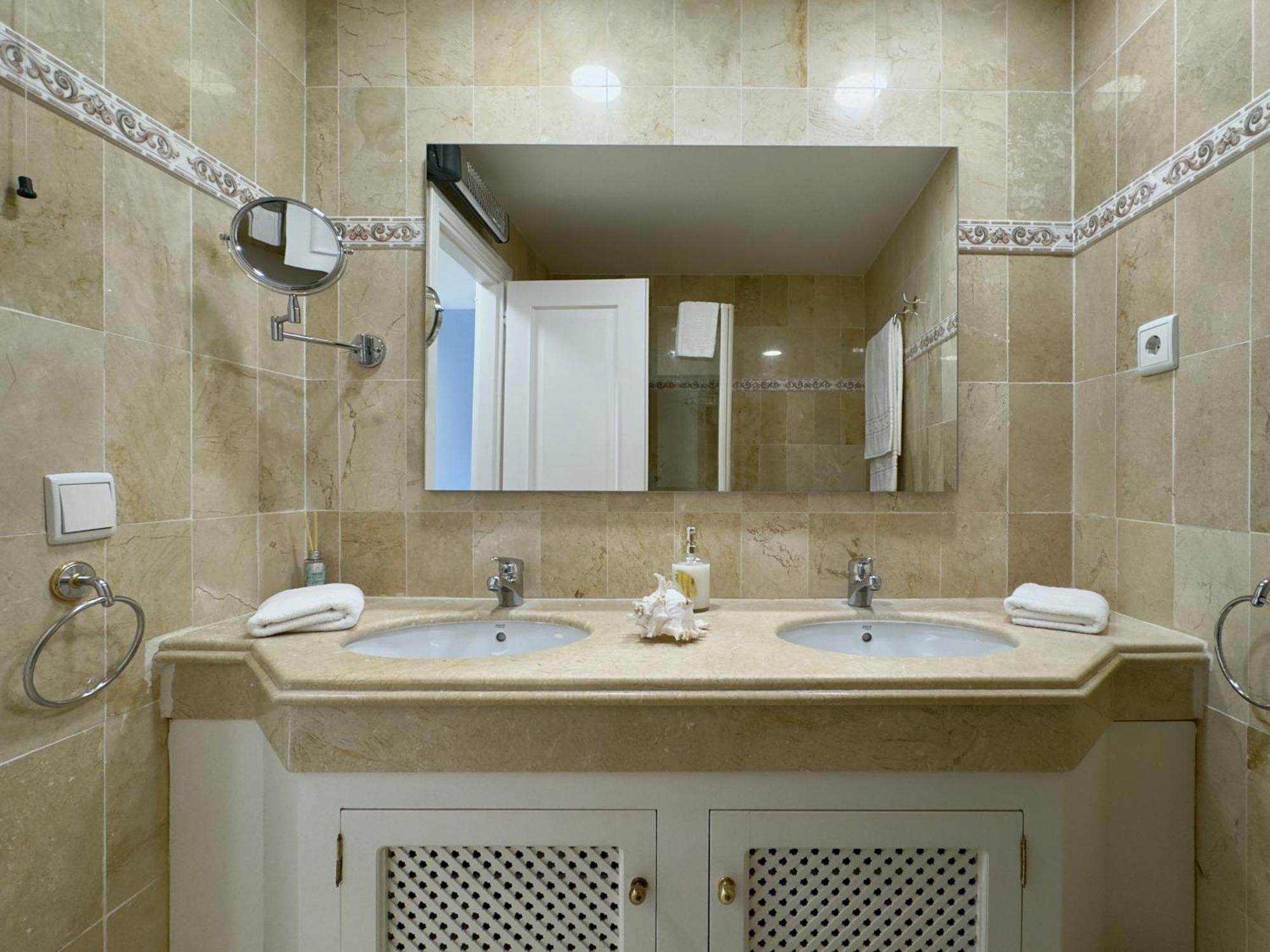Alicate Apartment
